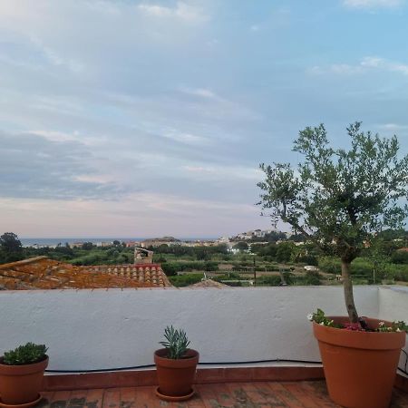 Amb encant i estil Mediterrani en zona tranquilla de Llançà i amb terrassa Exterior foto